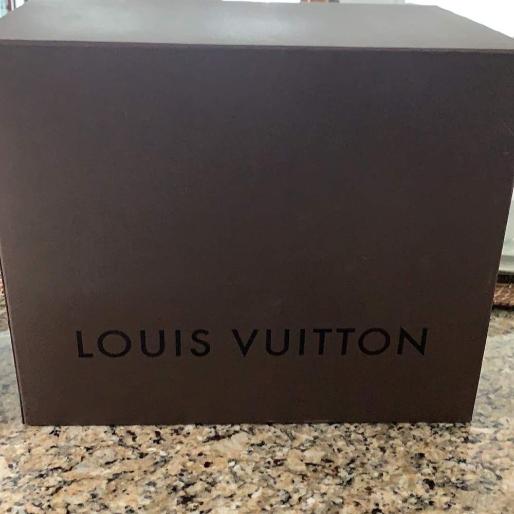 Authentic LV  Tivoli GM - Picture 6 of 6